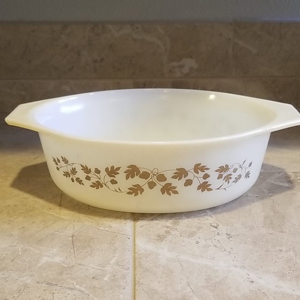 Vintage Pyrex Golden Acorn Leaves Casserole Dish